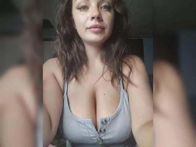 Sweet-Candy88 on BongaCams 