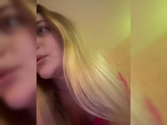 Masturbate to naked camwhore VibeSwet37 VibeSwet37 from BongaCams