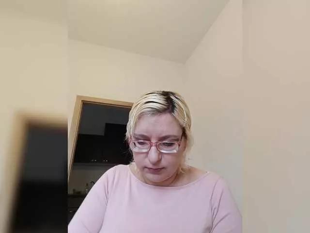 Try gorgeous escort Vika211 Vika211 from BongaCams
