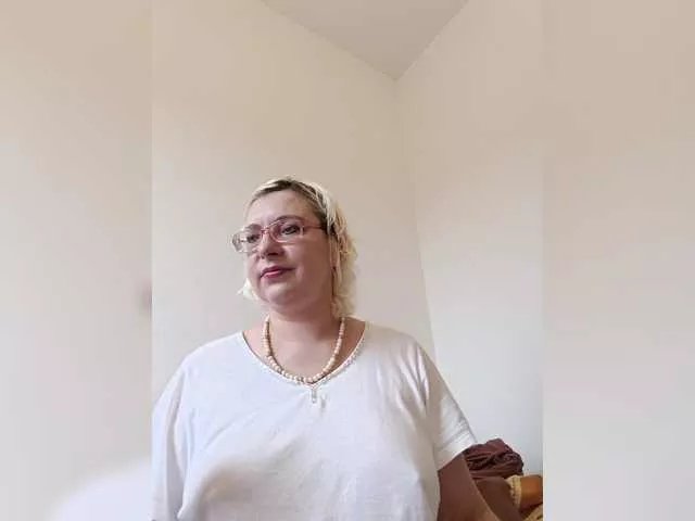 Offline Vika211 on BongaCams