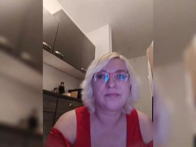 Offline Vika211 on BongaCams