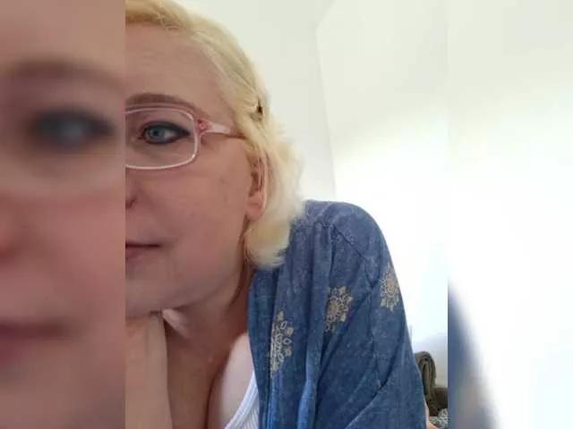 Vika211 on BongaCams