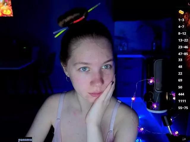 Sexy Vita-min-4ik wants you to fuck her body now Vita-min-4ik from BongaCams