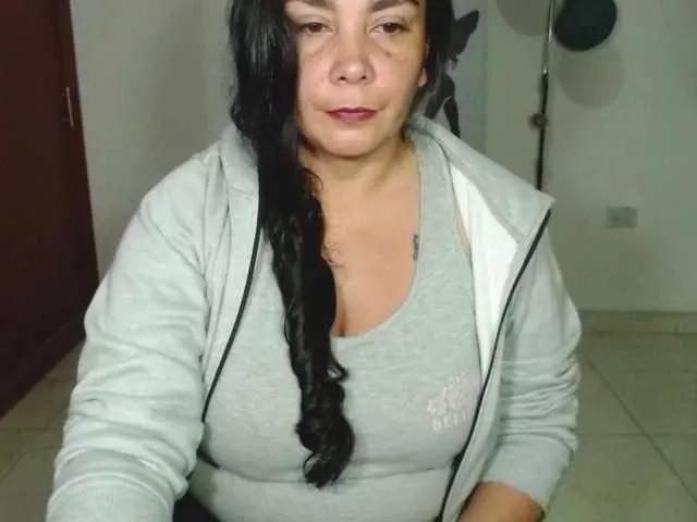 Offline vivian-milf-paint on BongaCams