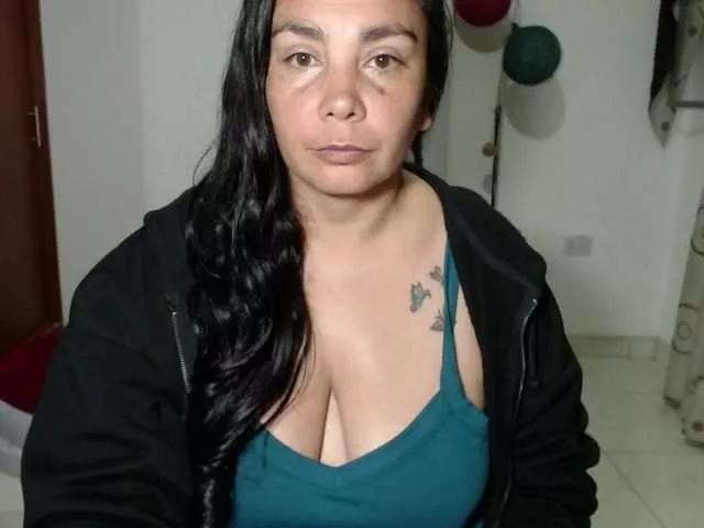 Offline vivian-milf-paint on BongaCams