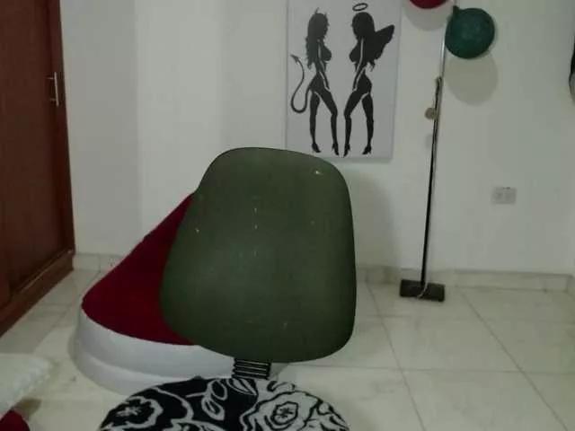 Offline vivian-milf-paint on BongaCams