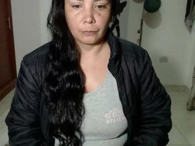 Offline vivian-milf-paint on BongaCams