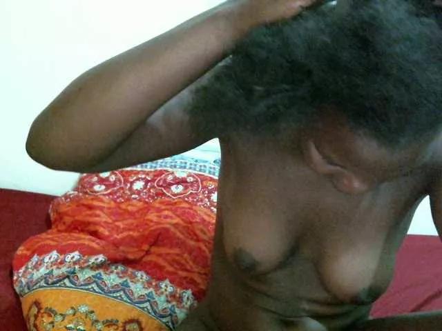 Vivvy-Queen on BongaCams 