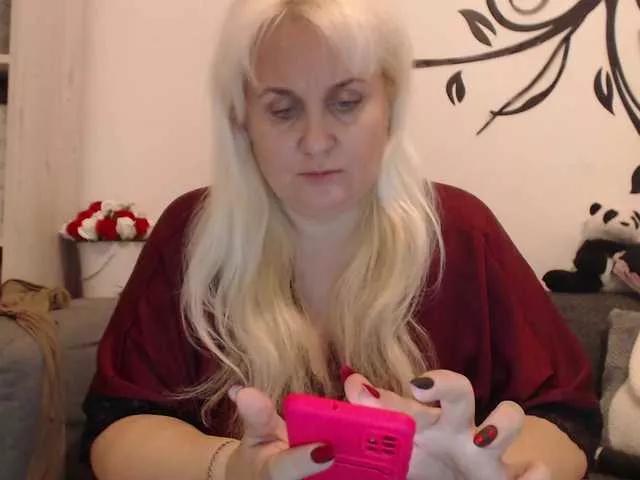 WhiteQueen--1 on BongaCams 