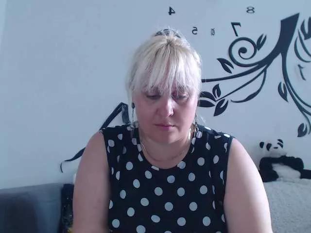 WhiteQueen--1 on BongaCams 