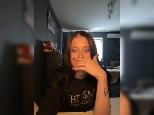 Join cute escort Wowitsbarb1e wowitsbarb1e from BongaCams