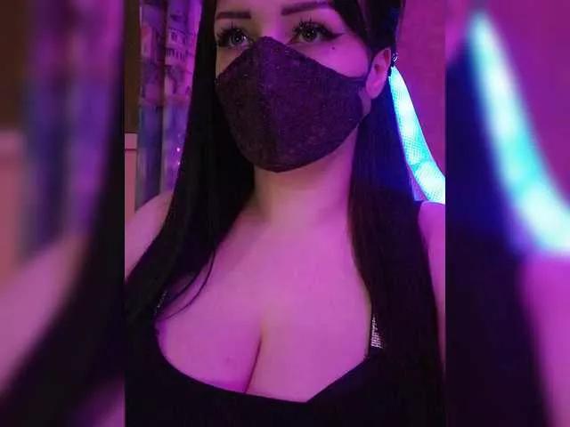 Offline YennSI on BongaCams