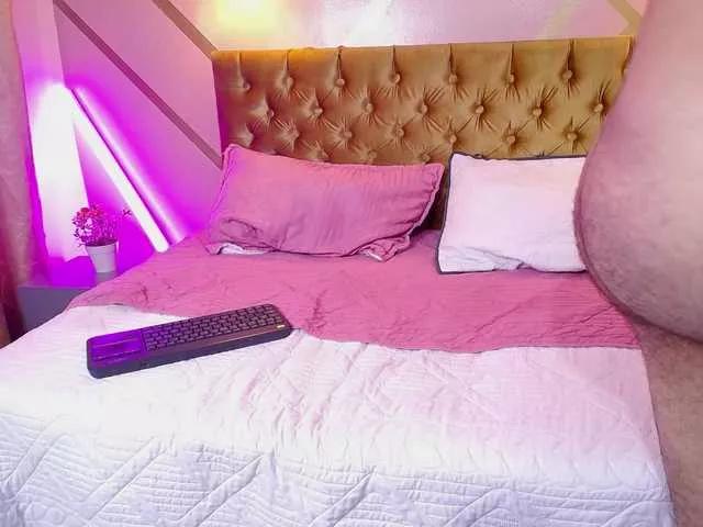 YiingandYang from BongaCams