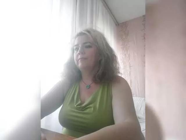 Your-Kiss on BongaCams 