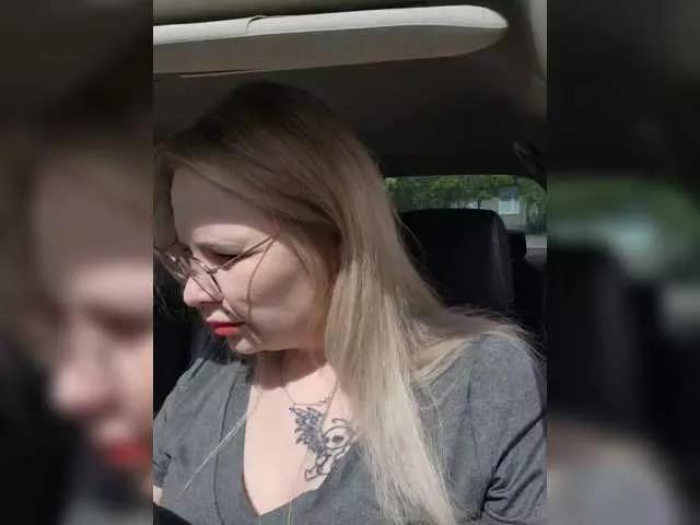 YourFunnyBlondiee on BongaCams 