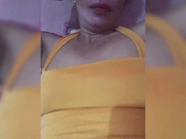 Offline Yummyasian22 on BongaCams