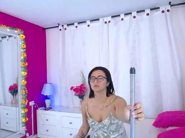 Zaraluna on BongaCams 