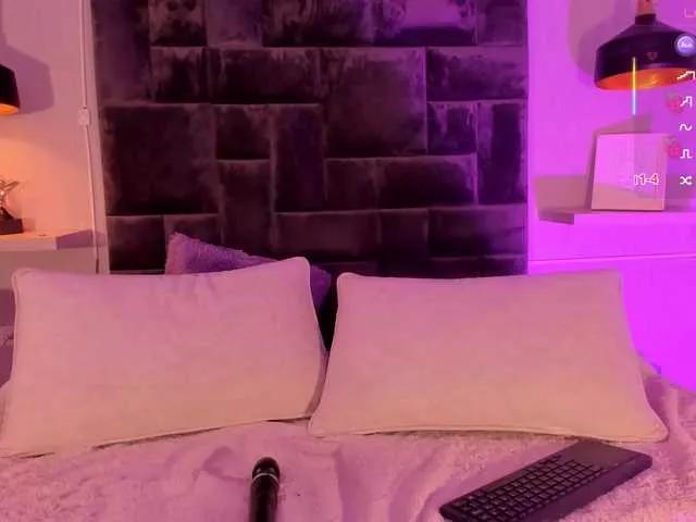 zoewhitte on BongaCams