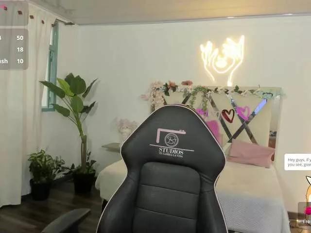 ZURY-TAY on BongaCams