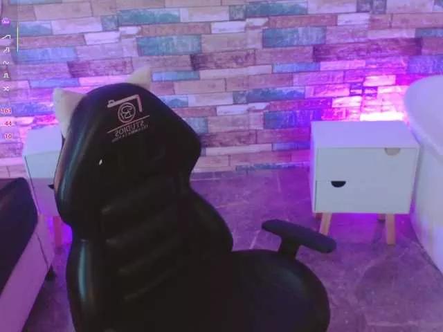 ZURY-TAY on BongaCams