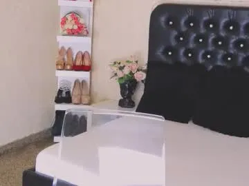 allisonn223 — hello, welcome in my roommmm, let's have fun, private is open/ also don't forget thumbs-up, thannkiesssss #lovense #smoke #tits #natural #wifematerial