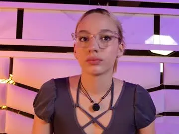 ambar_rosse25 — Fingering ass [111 tokens left] #latina #lovense #blonde #bigass #young