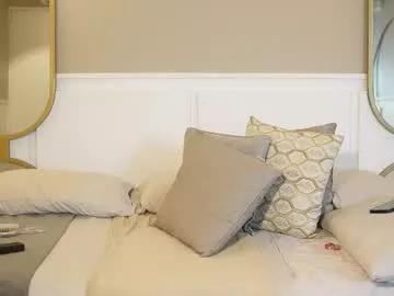 Private ariaa_isabell on Chaturbate