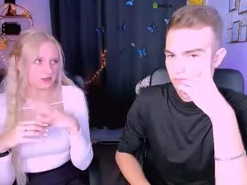 Freechat astren_villo on Chaturbate