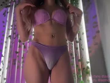 Freechat astrid_sky on Chaturbate