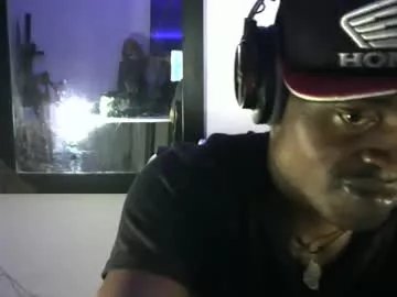 Freechat brayan1111x on Chaturbate