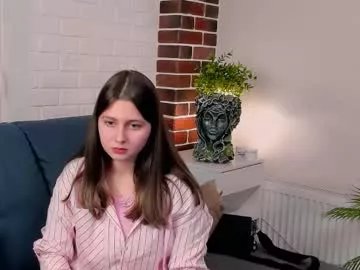 Freechat brittpobre on Chaturbate