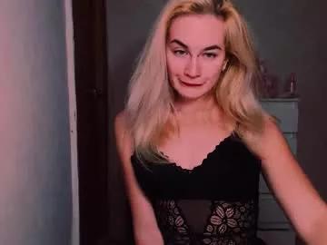 Gorgeous Carinfox wants you to fuck zir body now carinfox from Chaturbate