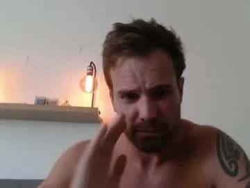 chrishemsworthxxx — I love being watched... #straight #muscle #young