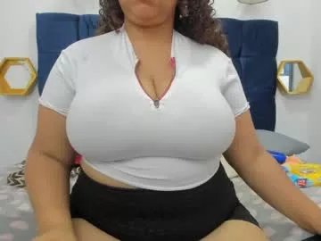 Freechat crystal_butterfly1 on Chaturbate