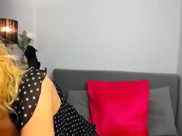 Freechat crystalgorgeous on Chaturbate