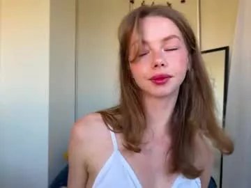 elli_harmon on Chaturbate 