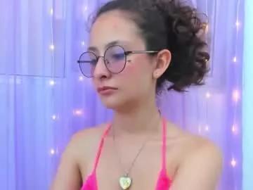 emma_belle02 on Chaturbate 