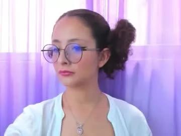 emma_belle02 on Chaturbate 