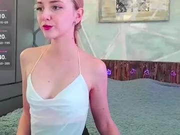 Discover Chaturbate's Foxblondiee foxblondiee from Chaturbate