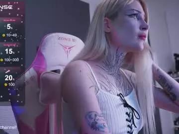 Discover naked escort Fraulein_mooon fraulein_mooon from Chaturbate