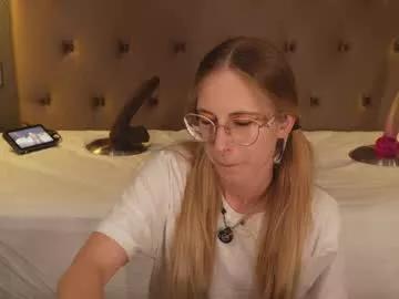 girl_i_am on Chaturbate 