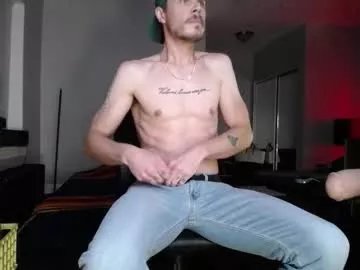 Freechat holenextdoor on Chaturbate