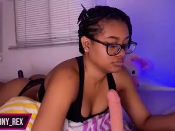 Freechat hotharmonies on Chaturbate