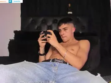 james1lee_ on Chaturbate