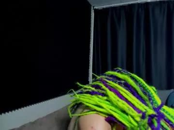 Freechat kiki_krash on Chaturbate