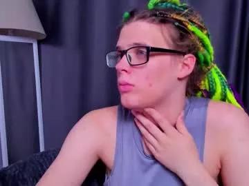 Freechat kiki_krash on Chaturbate