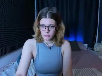 Freechat kiki_krash on Chaturbate