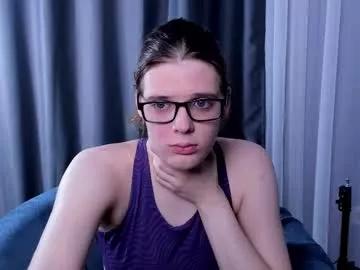 Freechat kiki_krash on Chaturbate
