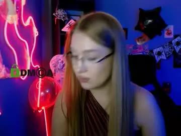 Admire Kiki_yourlove, they want to masturbate for you kiki_yourlove from Chaturbate