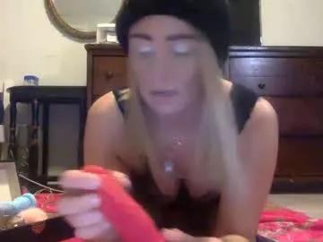 Cute Kimkreemz wants you to fuck her body now kimkreemz from Chaturbate